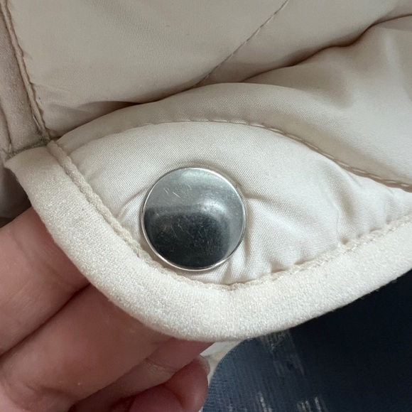 J. Crew Signature Puffer Vest in Cream - Size Small - Picture 14 of 14